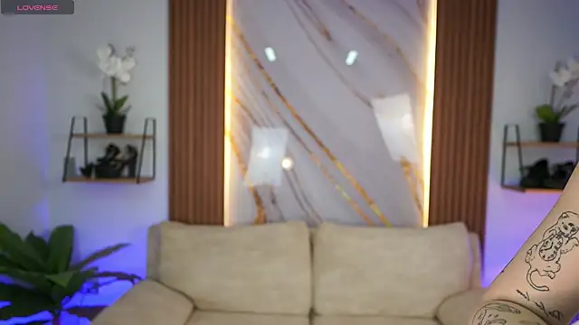 SaharaKramer online show from September 16, 12:13 pm