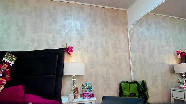 NahomyCarther online show from December 19, 4:37 am