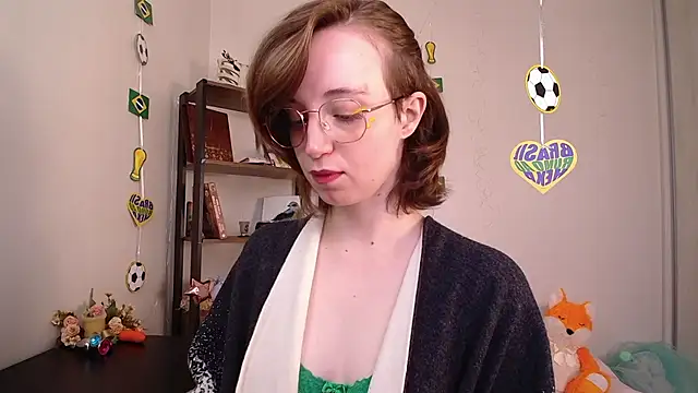 Elise Nyx online show from June 19, 1:25 pm