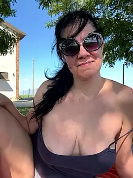 LadydeSade online show from September 18, 1:20 pm