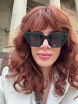 Snapshot of FrancescaFerra chatting on October 14, 1:57 pm FrancescaFerra online show from October 14, 1:57 pm