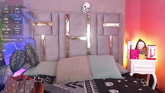 Tyla Ks online show from October 20, 7:39 pm