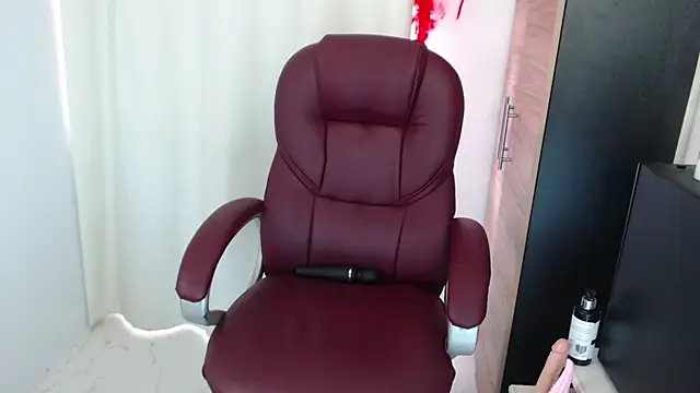 Mature 2025 online show from July 20, 3:03 pm