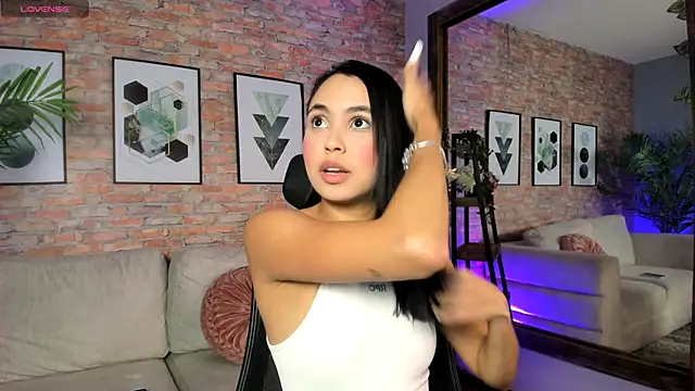 Snapshot of Lucia_Brown_ chatting on October 6, 5:18 pm Lucia Brown online show from October 6, 5:18 pm