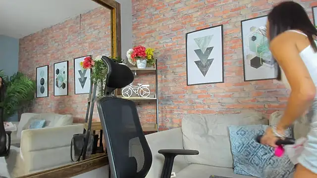 Snapshot of Lucia_Brown_ chatting on October 18, 7:59 pm Lucia Brown online show from October 18, 7:59 pm
