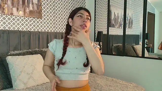 Snapshot of Cassie_bloom chatting on September 20, 3:49 am Cassie bloom online show from September 20, 3:49 am