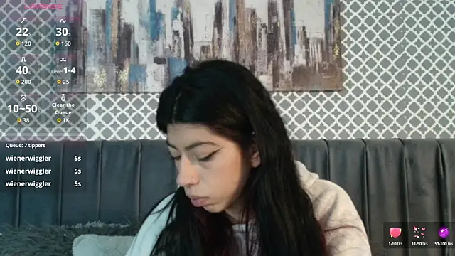 Snapshot of Cassie_bloom chatting on October 12, 5:32 am Cassie bloom online show from October 12, 5:32 am