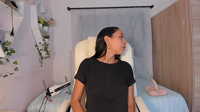 Emma lorense22 online show from October 30, 7:37 pm