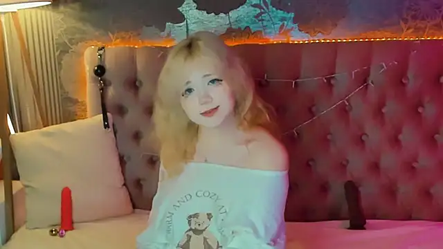 EmilyAngells online show from June 23, 7:17 am