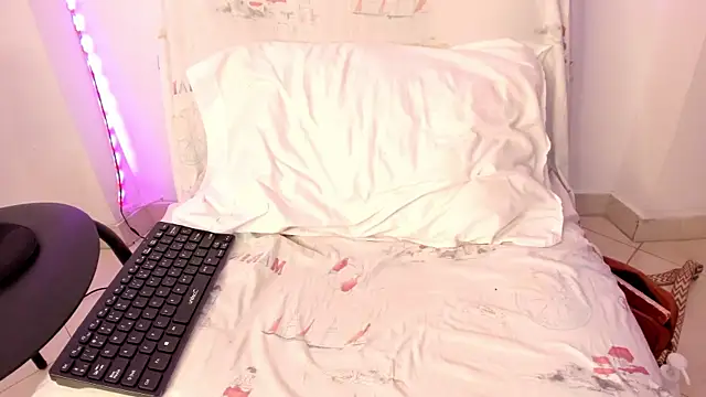 Snapshot of sindy_castro chatting on September 24, 7:35 pm sindy castro online show from September 24, 7:35 pm