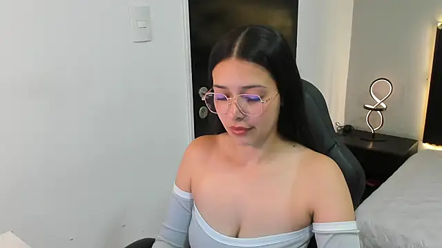 angeline davies online show from November 6, 3:45 am