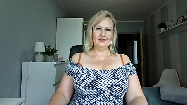 DianaLive online show from July 24, 9:40 am