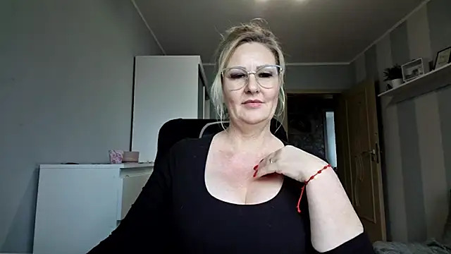 DianaLive online show from March 14, 2:29 pm