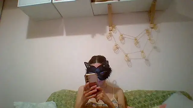 kittysissy online show from June 17, 8:10 pm