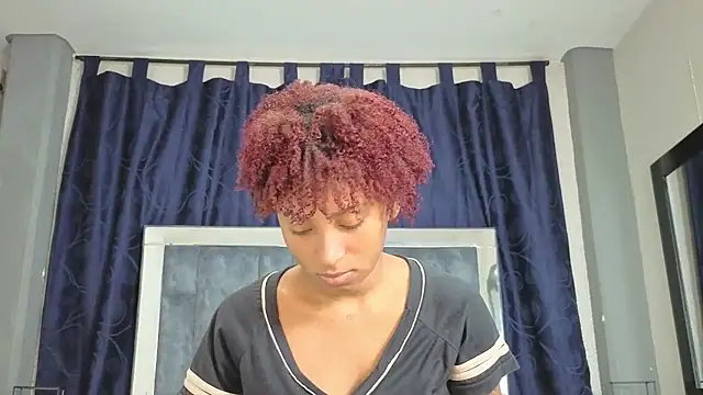 Effie cooper online show from November 14, 8:09 pm