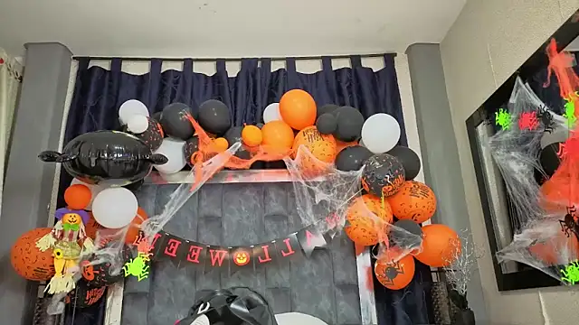 Effie cooper online show from October 31, 7:29 pm