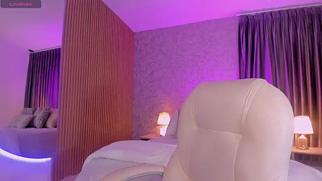Snapshot of hannah_thomson_ chatting on September 17, 3:26 am hannah thomson online show from September 17, 3:26 am