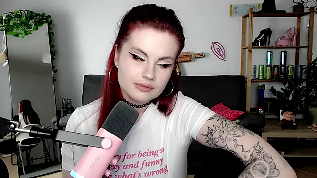 Snapshot of Della_Ideal chatting on September 23, 7:01 pm Della Ideal online show from September 23, 7:01 pm