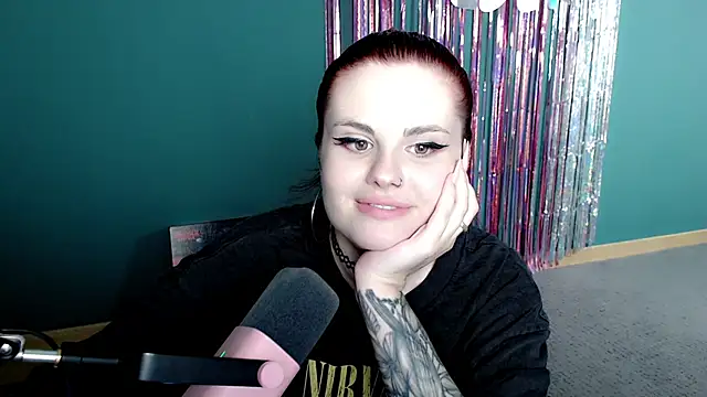 Snapshot of Della_Ideal chatting on October 7, 6:01 pm Della Ideal online show from October 7, 6:01 pm