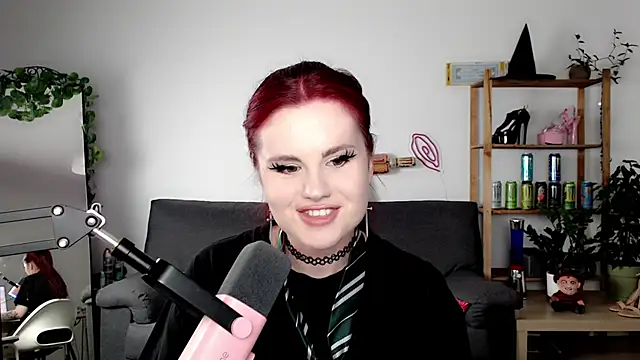 Snapshot of Della_Ideal chatting on September 21, 6:50 pm Della Ideal online show from September 21, 6:50 pm