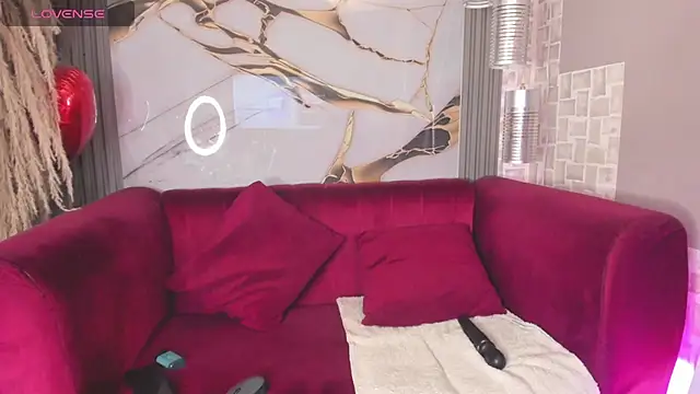 Bella williamss  online show from December 5, 7:48 pm