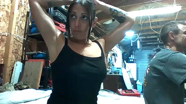 Snapshot of SillyRabbitz chatting on September 28, 5:03 am SillyRabbitz online show from September 28, 5:03 am