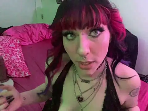 ChrryFoxx online show from April 18, 10:40 am