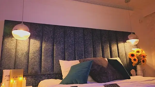 Ariannaa Suarez1 online show from February 25, 7:45 pm