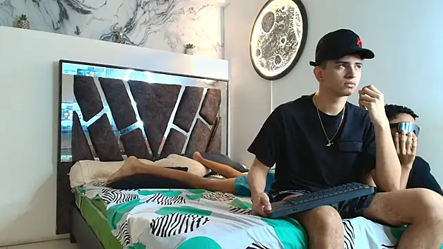 KING OFF BOYS online show from November 25, 1:46 pm