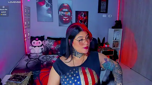 Snapshot of Veronika_metal chatting on October 8, 2:10 pm Veronika metal online show from October 8, 2:10 pm