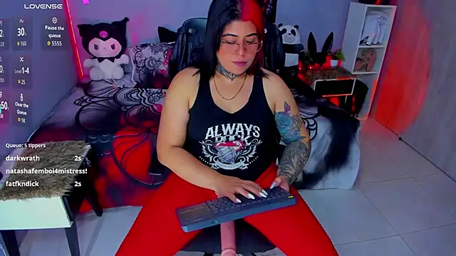 Snapshot of Veronika_metal chatting on September 28, 2:00 pm Veronika metal online show from September 28, 2:00 pm