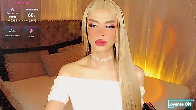 Snapshot of Dalila_moan chatting on October 12, 2:14 am Dalila moan online show from October 12, 2:14 am