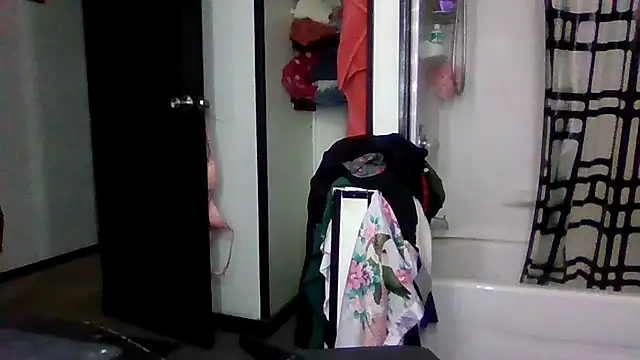 mrstoxox4594 online show from July 10, 9:15 pm