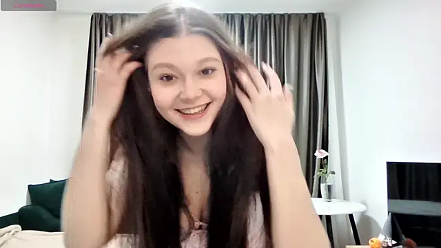 Kelly Ember online show from December 17, 12:42 pm