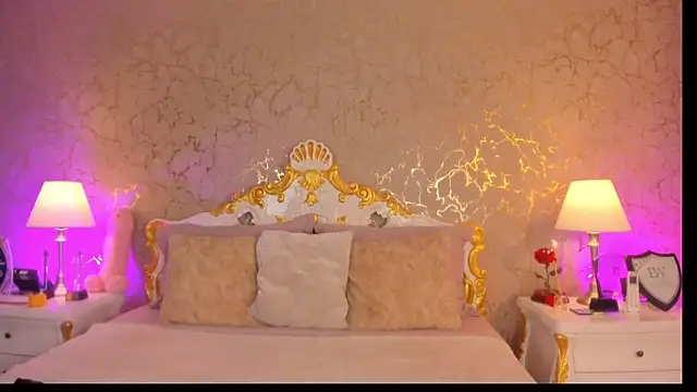 ScarlettWallace online show from February 3, 10:01 pm