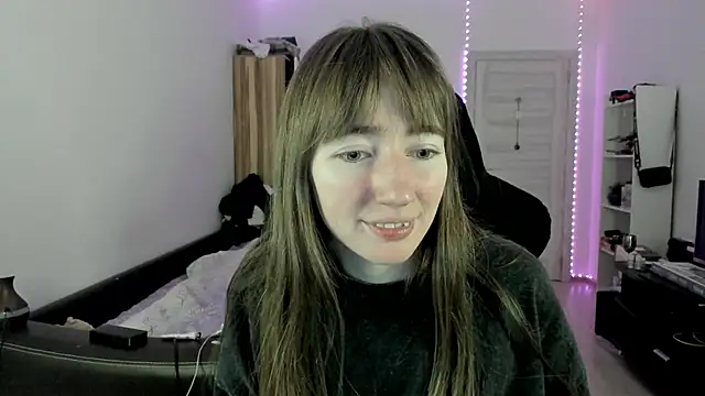 bekkawell online show from December 17, 4:00 pm