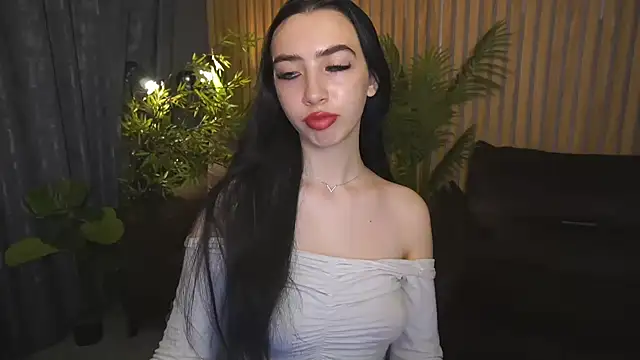 Snapshot of WildKittenX_ chatting on October 10, 5:56 am WildKittenX online show from October 10, 5:56 am