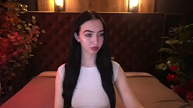 WildKittenX  online show from April 10, 6:30 am