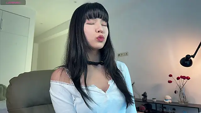 melana love online show from November 26, 9:32 am