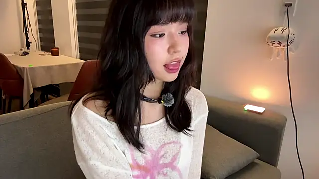 melana love online show from April 12, 11:57 am