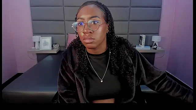 Qeen blackk online show from October 28, 8:35 pm