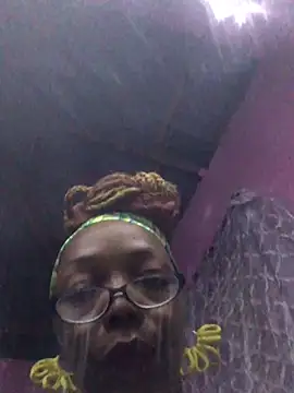 Ladyzee25 online show from November 17, 8:15 am