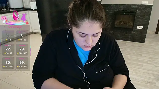 Layla- online show from January 15, 2:01 pm