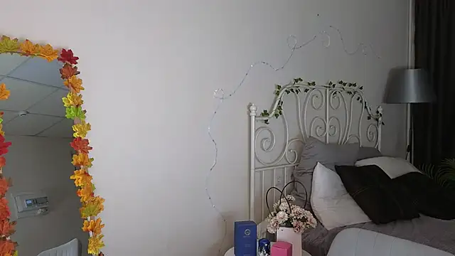 meow mellie online show from September 22, 2:43 am