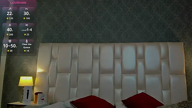 ArianaaGrace online show from November 5, 7:41 pm