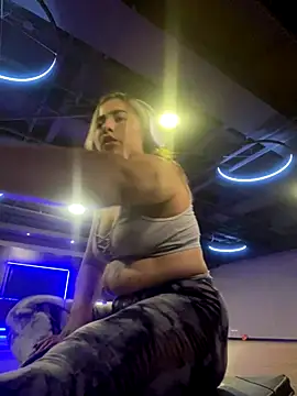 lunaxxx IAN11 online show from October 7, 9:41 pm