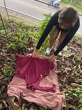 lunaxxx IAN11 online show from April 8, 9:50 pm