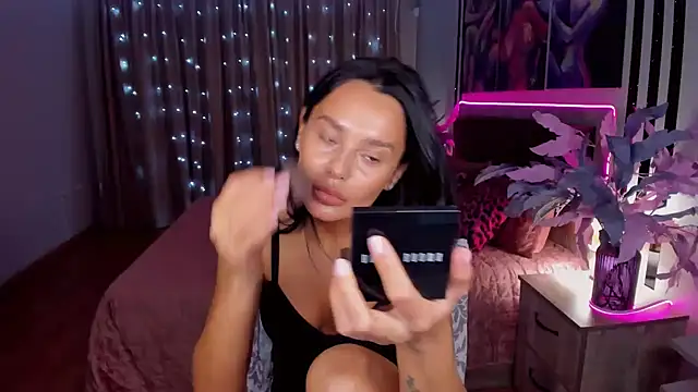 Snapshot of DanaSincere chatting on October 15, 4:37 am DanaSincere online show from October 15, 4:37 am