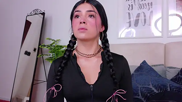 SaritaBratz online show from November 14, 8:42 pm