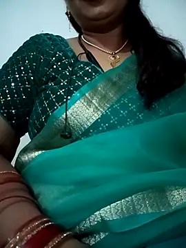 Snapshot of Neha-Bhabhi-Rasily chatting on September 10, 8:20 pm Neha-Bhabhi-Rasily online show from September 10, 8:20 pm